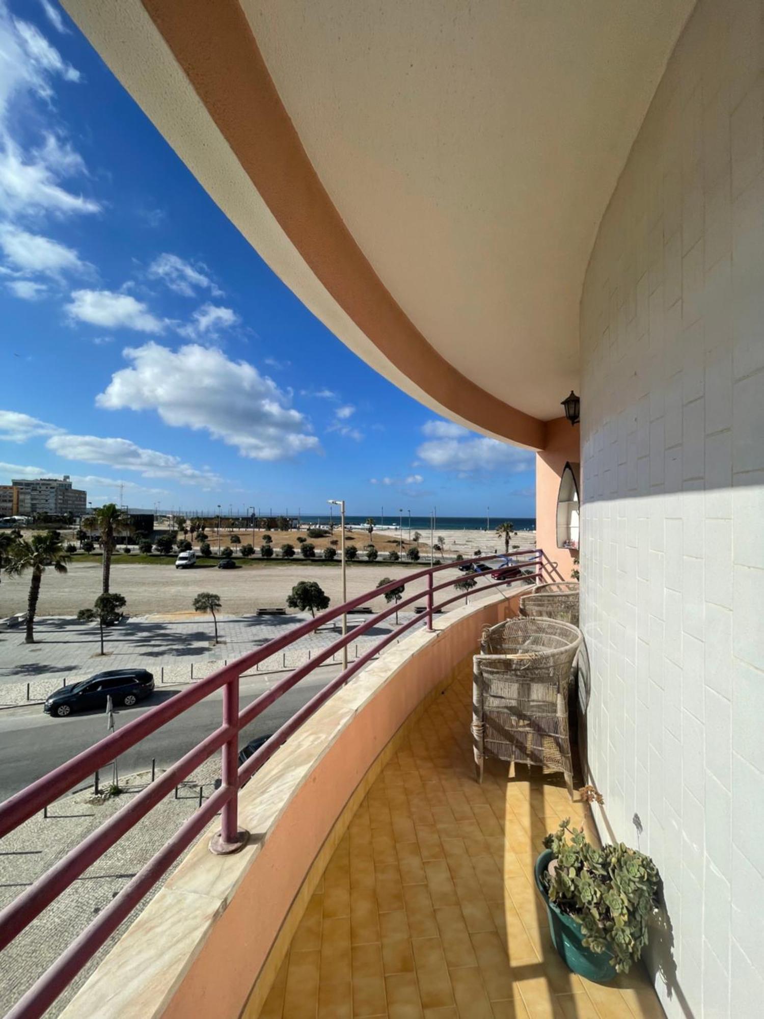 Apartamento Vista Praia E Mar- Costa Da Caparica 아파트 외부 사진